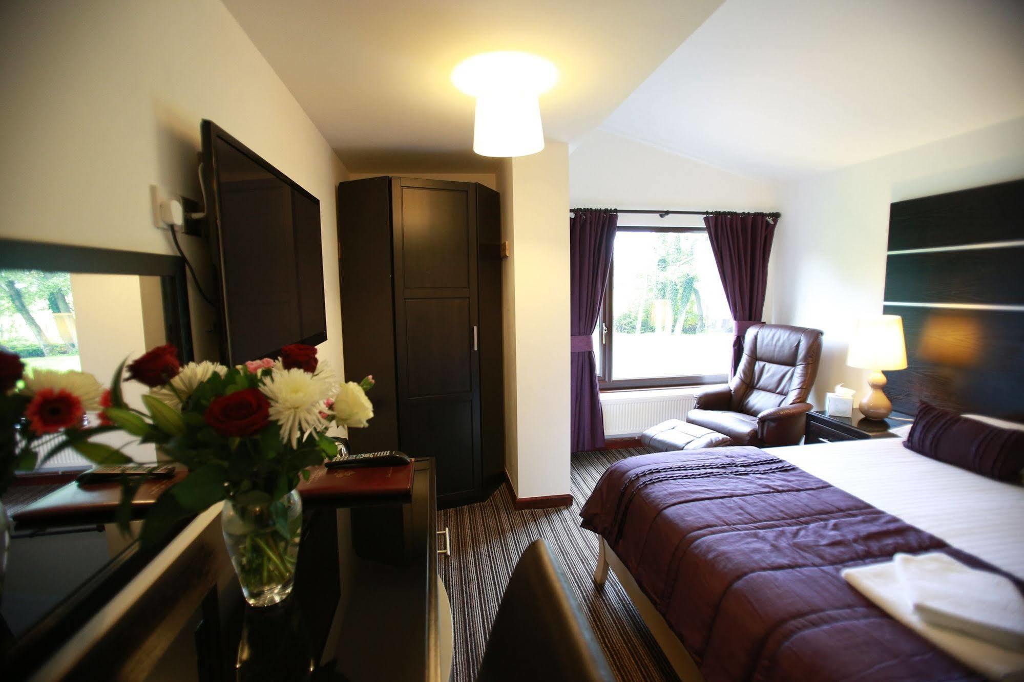 Ewenny Farm Guest House Bridgend  Exterior photo
